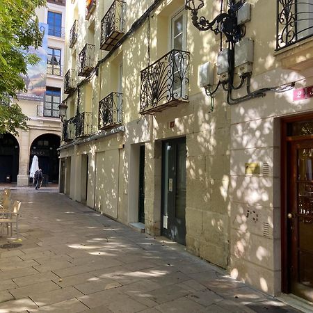 Alojamiento En Pleno Centro Con Wifi Y Aire Acondicionado Logroño Exteriör bild