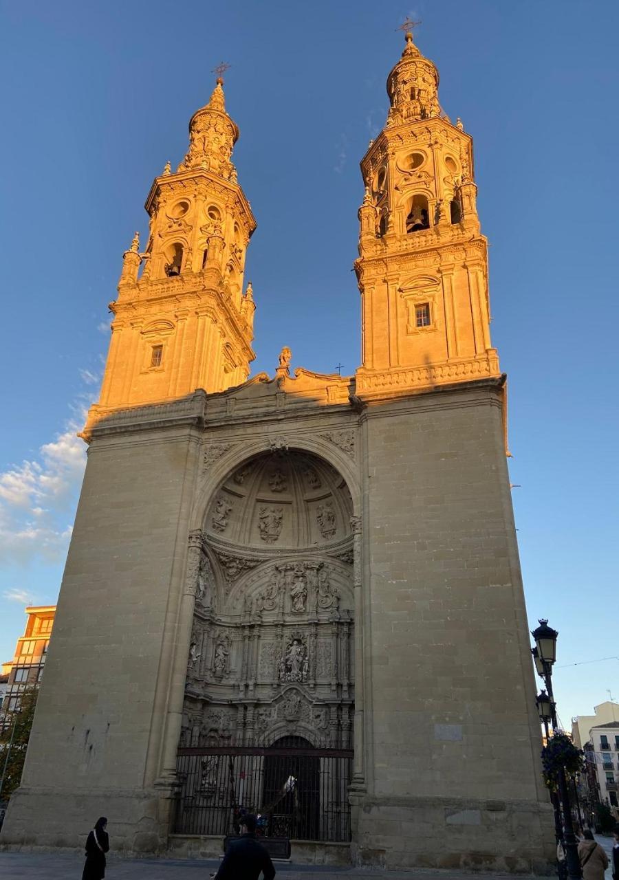 Alojamiento En Pleno Centro Con Wifi Y Aire Acondicionado Logroño Exteriör bild